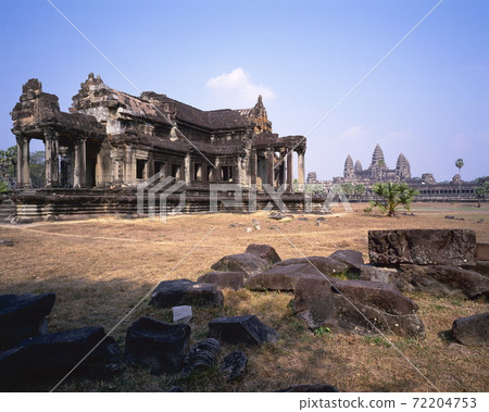 Keizo and Angkor Wat 72204753