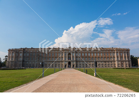 意大利卡塞塔宮的外觀 意大利卡塞塔宮的外觀 72206265