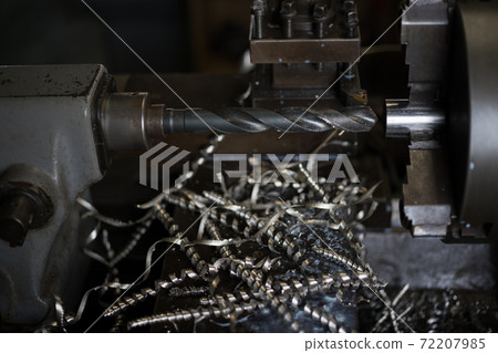Drilling with lathe Drilling with lathe 72207985