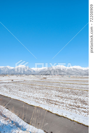 Winter Northern Alps seen from Omachi City, Nagano Prefecture Winter Northern Alps seen from Omachi City, Nagano Prefecture 72208909