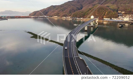 主動式卡車在Aga Marino Ohashi上行駛的自有車輛的鳥瞰圖 72209052