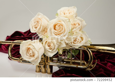 Still Life With Flowers Still Life With Flowers 72209452