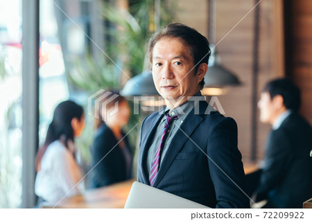 中年商人 72209922