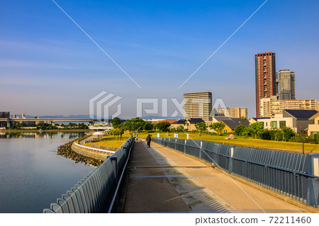 Morning scenery of Mishima water area (Aitaka Bridge / Island City) [Higashi-ku, Fukuoka City] 72211460
