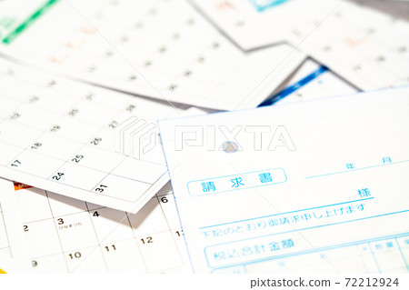 Invoices and calendars Invoices and calendars 72212924
