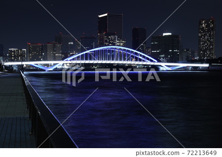 Illumination of the Sumida River Bridge that creates a lively waterside "Tsukiji Ohashi" 72213649