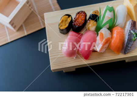 Sushi Geta Japanese food Sake bird's-eye view image Sushi Geta Japanese food Sake bird's-eye view image 72217301