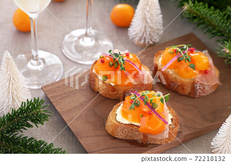 Bruschetta of kumquat compote Bruschetta of kumquat compote 72218132
