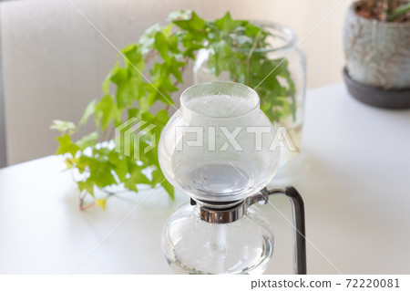 用咖啡虹吸管煮沸水 用咖啡虹吸管煮沸水 72220081