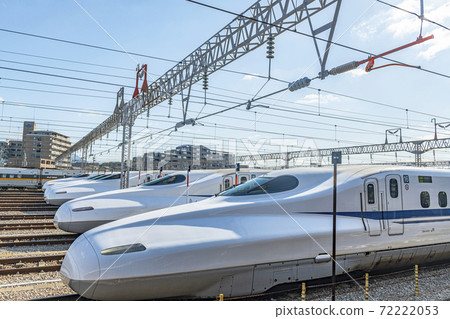 新幹線在車輛基地等待出發 72222053