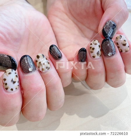 Black glitter and leopard art nails 72226610