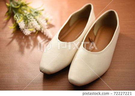 White pumps White pumps 72227221