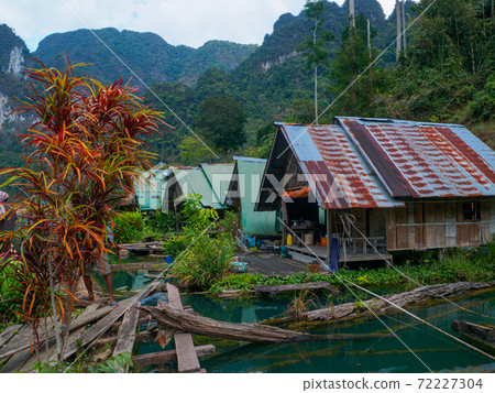 Local hut on the surface of the lake (Khao Sok, Surat Thani Province, Kingdom of Thailand) 72227304
