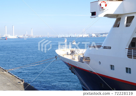 View of the bow of a cruise ship moored at the Great Pier 72228119