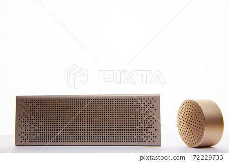 image of sound speaker white background  72229733