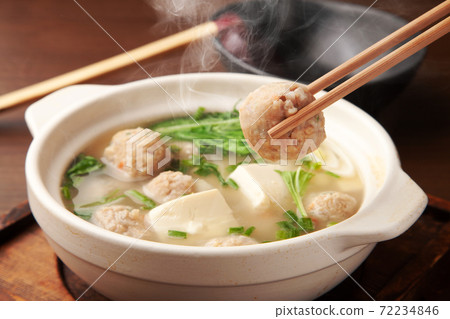 Chicken ball and tofu hot pot 72234846