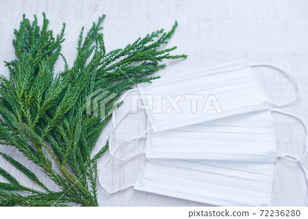 Image of hay fever mask and glasses Image of hay fever mask and glasses 72236280