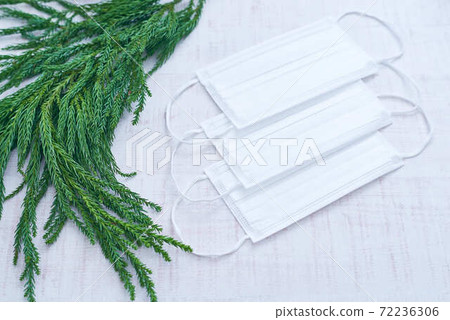 花粉病口罩和眼鏡的形象 72236306