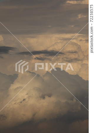 雲 72238575