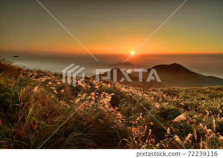 Beautiful sunset on mountain 72239116