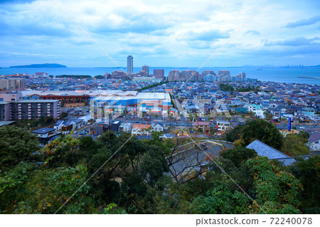 從愛宕神社黃昏的福岡塔的景色 72240078