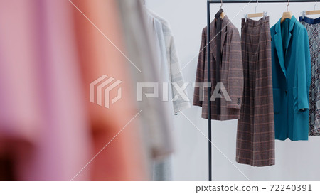 Image of apparel shop 72240391