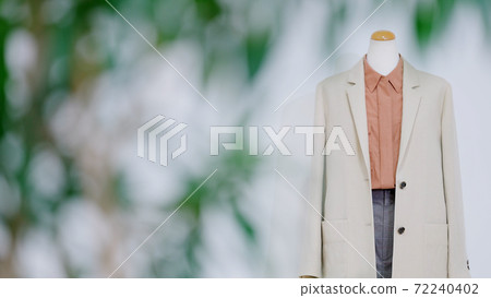 Image of apparel shop 72240402