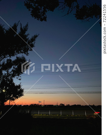 晚上的風景 晚上的風景 72241556