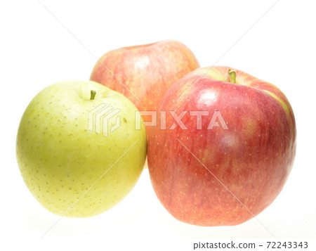 1 green apple and 2 red apples in the center of the screen on a white background 72243343