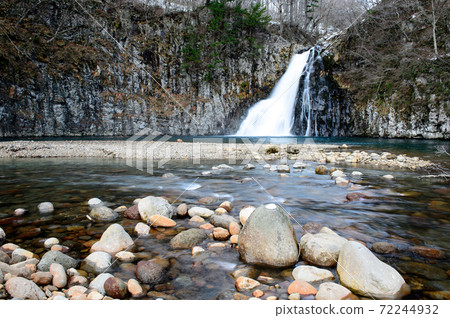 Hottai Falls in early winter, Akita Prefecture Hottai Falls in early winter, Akita Prefecture 72244932