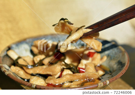 Harihari-zuke made from harvested radish from the vegetable garden. Split dried. pickles. home cooking. Food image material 72246006