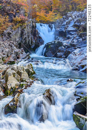 秋天的函館瀑布 72248135