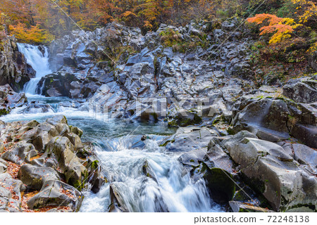 秋天的函館瀑布 72248138