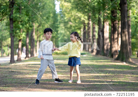Family lifestyle love happiness Family lifestyle love happiness 72251195
