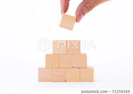 大樓旁邊 大樓旁邊 72256169
