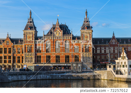 AMSTERDAM NETHERLANDS - APRIL 23, 2017 AMSTERDAM NETHERLANDS - APRIL 23, 2017 72257012