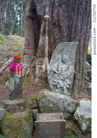 Hayaikemine Shrine 72258759