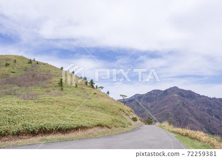 [Prefectural Route 44] Summit scenery of Ochiai Pass 72259381