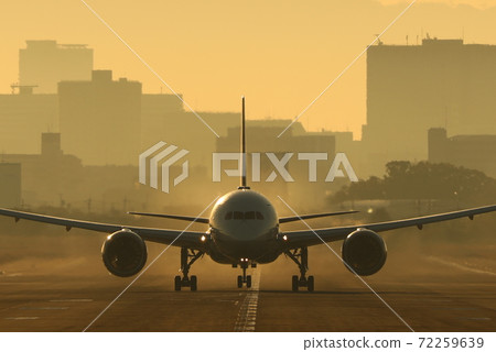 Takeoff plane at Itami Airport from Ina River bank 72259639