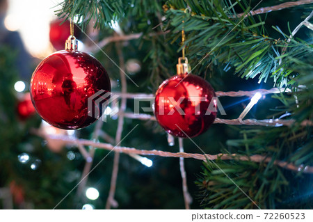Christmas tree decoration with ball and gift boxes Christmas tree decoration with ball and gift boxes 72260523