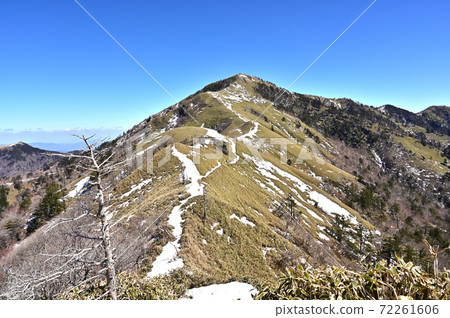100 famous mountains in Shikoku "Mt. Tsurugi" 72261606