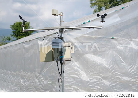 anemometer meterological weather station for monitoring wind speed humidity in farm land anemometer meterological weather station for monitoring wind speed humidity in farm land 72262812