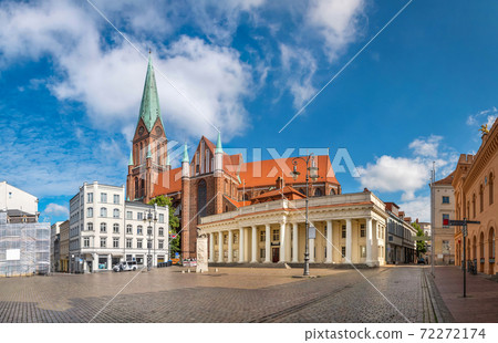 Marktplatz square and  Cathedral in Schwerin, Germany 72272174