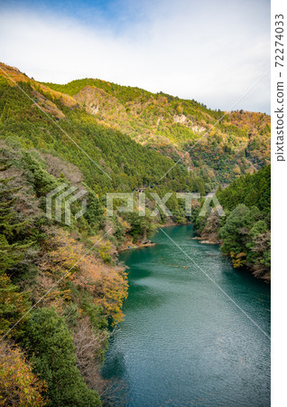 奧多摩風間橋的風景 72274033