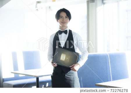 Waiter clerk, owner, owner, restaurant 72276278