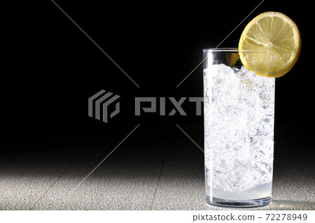 檸檬酸裝飾檸檬切成薄片 72278949
