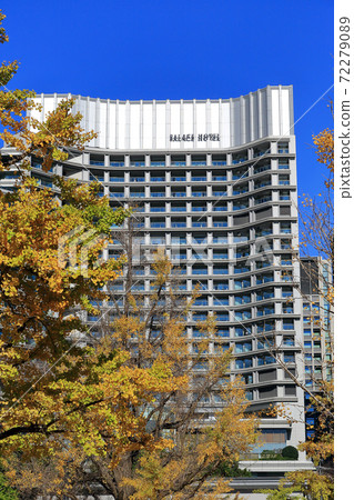 東京秋天在丸之內散步 東京秋天在丸之內散步 72279089