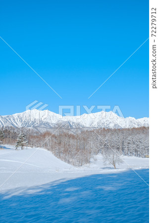Nakayama Plateau in winter (Omachi City, Nagano Prefecture) 72279712