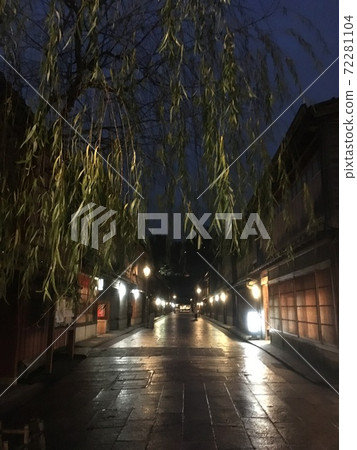 At the rainy Kanazawa Higashi Chaya At the rainy Kanazawa Higashi Chaya 72281104