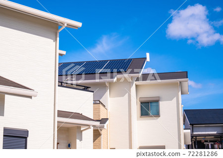 Solar-powered renewable energy housing 72281286